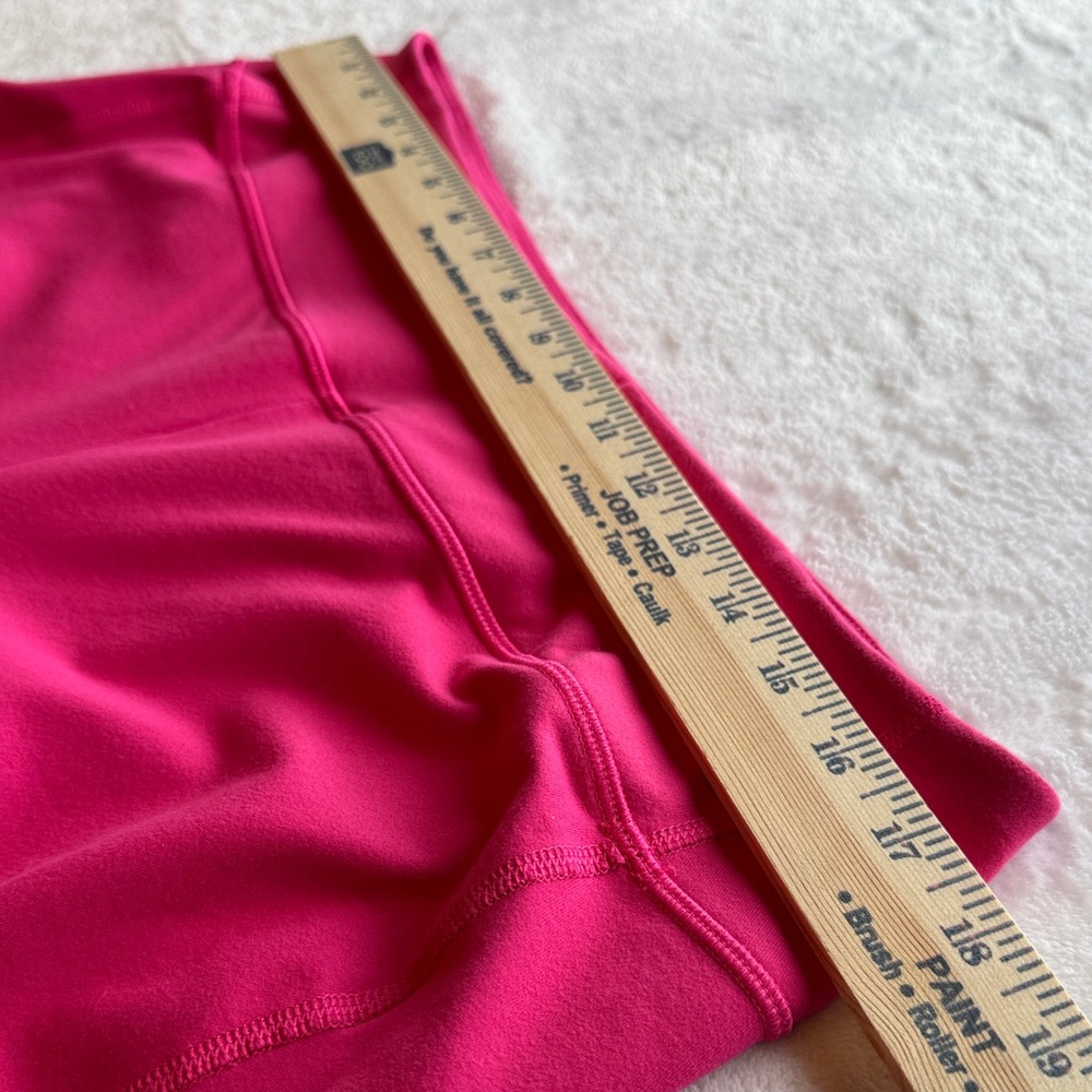 DULUTH Women’s High-Waist Pink Performance capris. - Picture 7 of 8